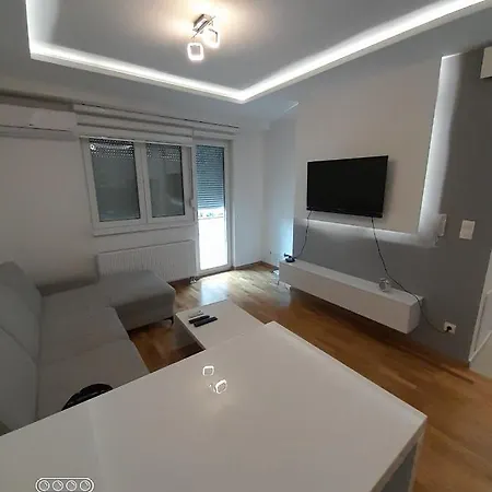 Apartman Sasa *