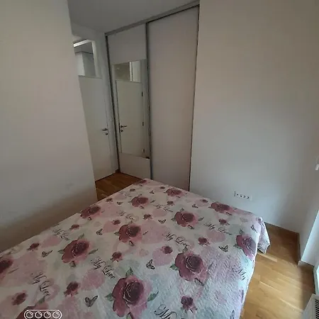 Apartman Sasa *
